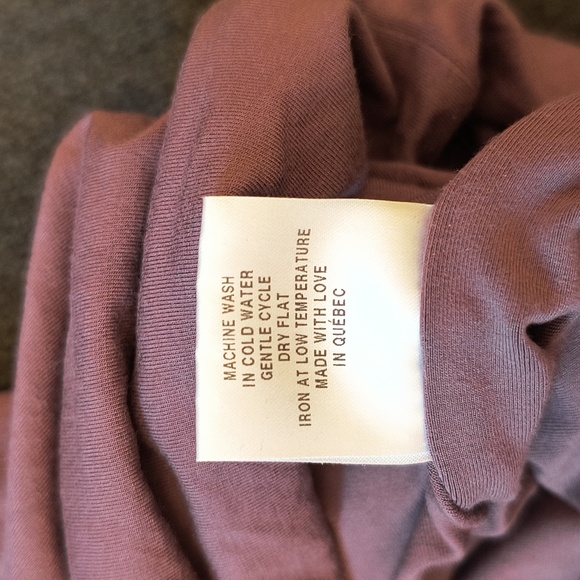 Barely worn Quebec designer tube top. - Picture 4 of 6